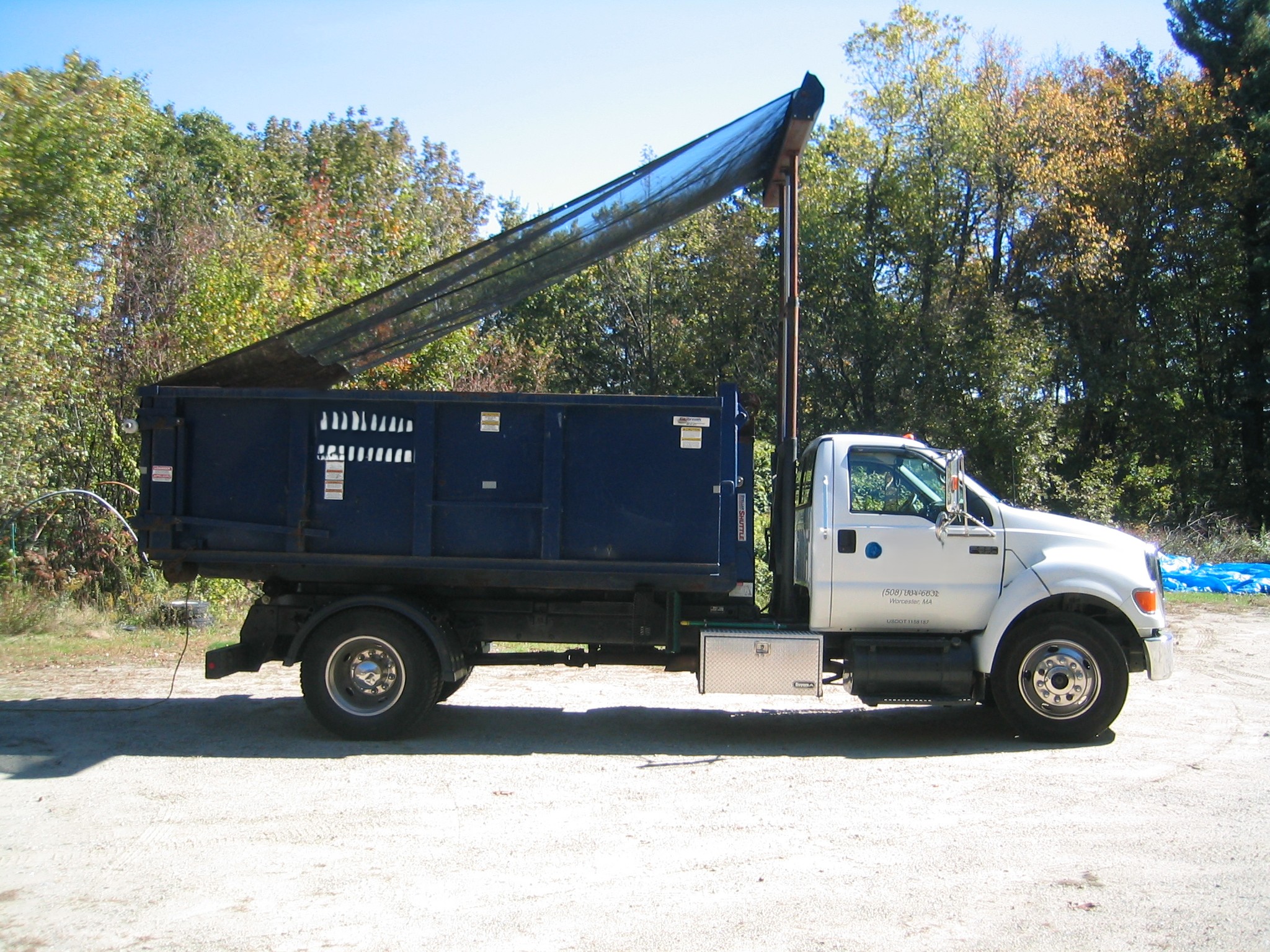 Pioneer HR2000PP on Single Axle Hook Truck